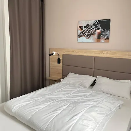 Apartman Avec Piscine, 6 Personnes, Gourette - Fr-1-860-30